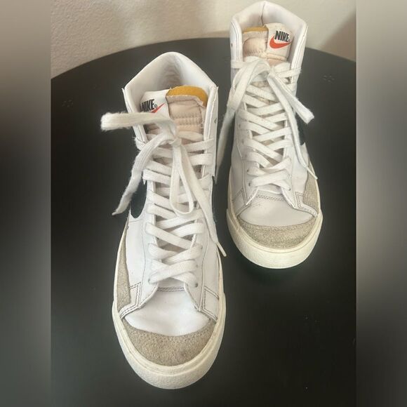 Nike | Blazer Mid '77 in White Sail | 8.5 - Picture 2 of 10